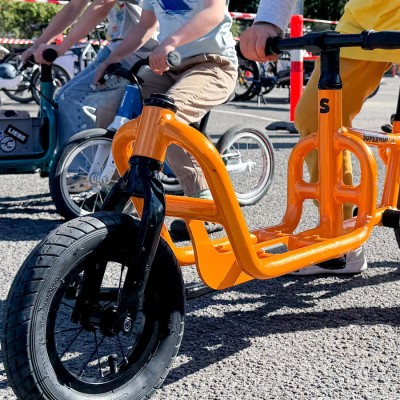 Super mighty junior orange de chez super bicycles